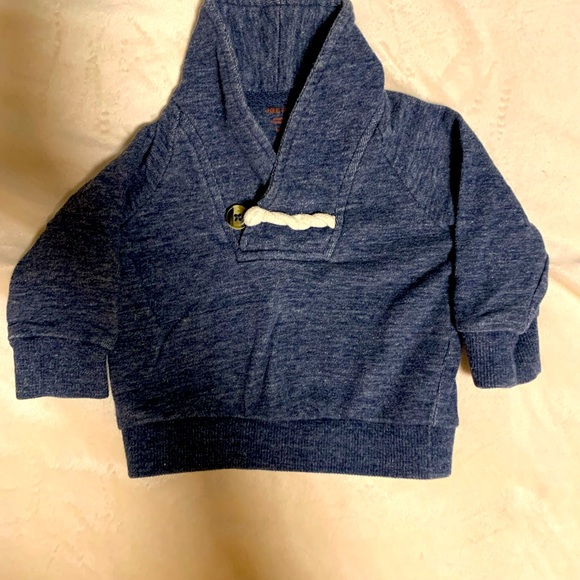 Cute sweater - Picture 1 of 2